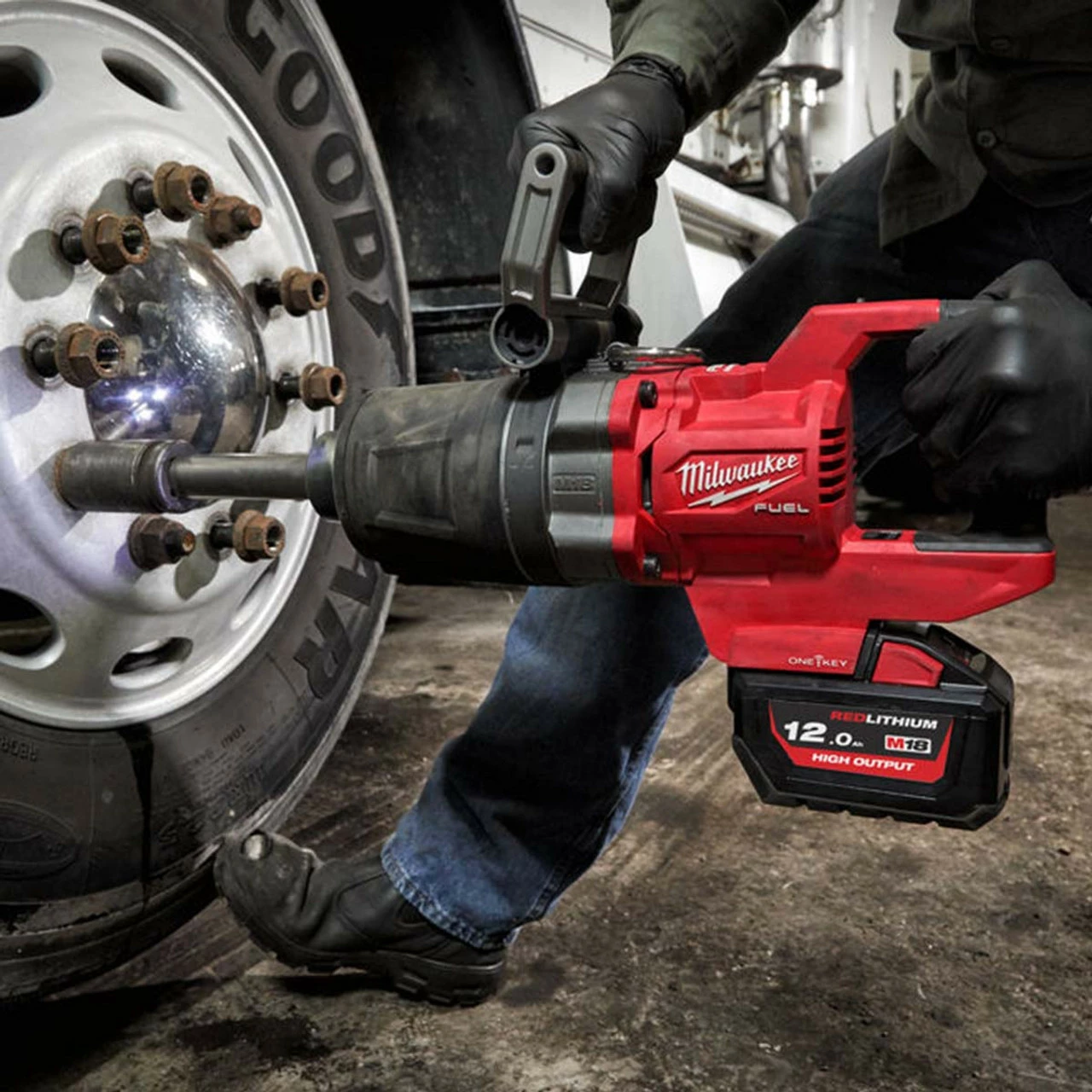 Best reviews of 👍 Milwaukee M18 ONEFHIWF1D-0 18V Fuel One-Key D-Handled 1" Impact 🔧 Wrench (Body Only) 🔔 - Image 10