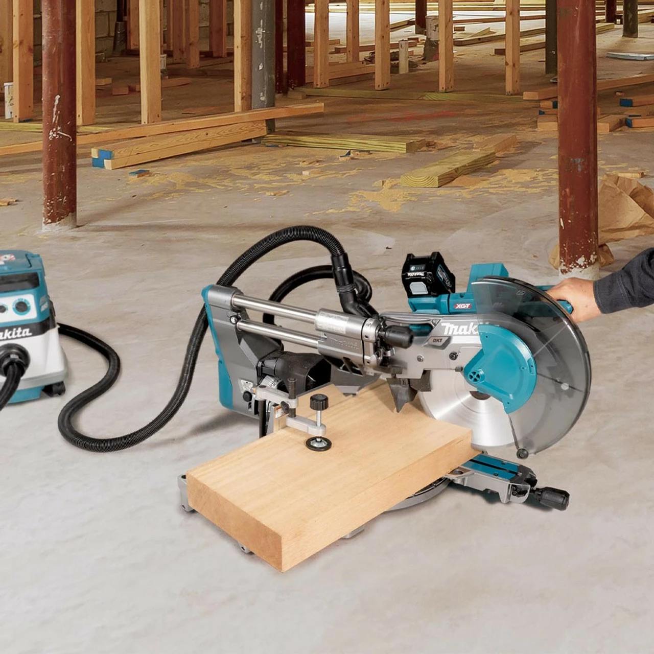 Brand new π Makita LS004GD201 40V Max XGT Brushless Slide Compound 260mm Mitre Saw Kit With 2x 2.5Ah Batteries π - Image 3