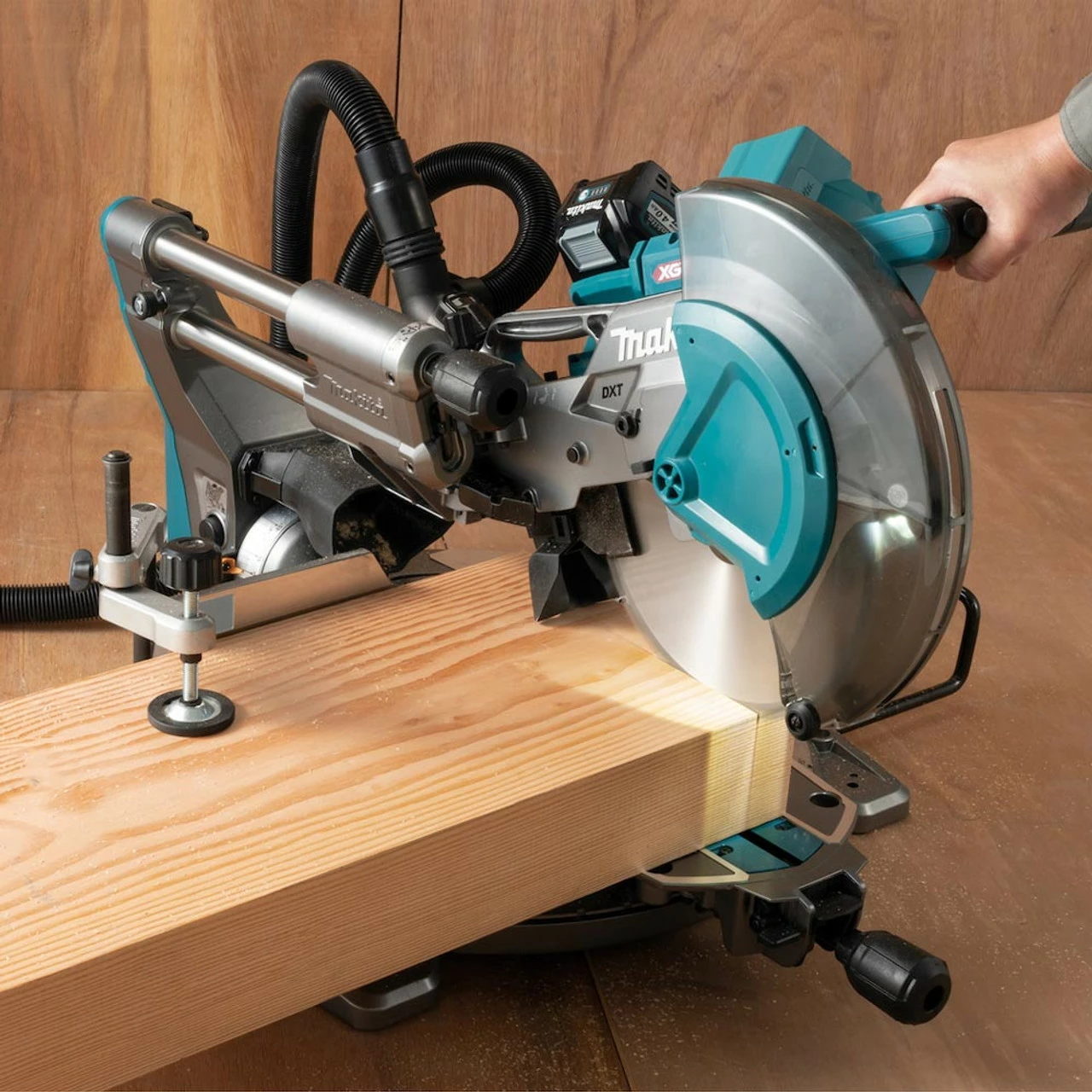 Brand new π Makita LS004GD201 40V Max XGT Brushless Slide Compound 260mm Mitre Saw Kit With 2x 2.5Ah Batteries π - Image 5