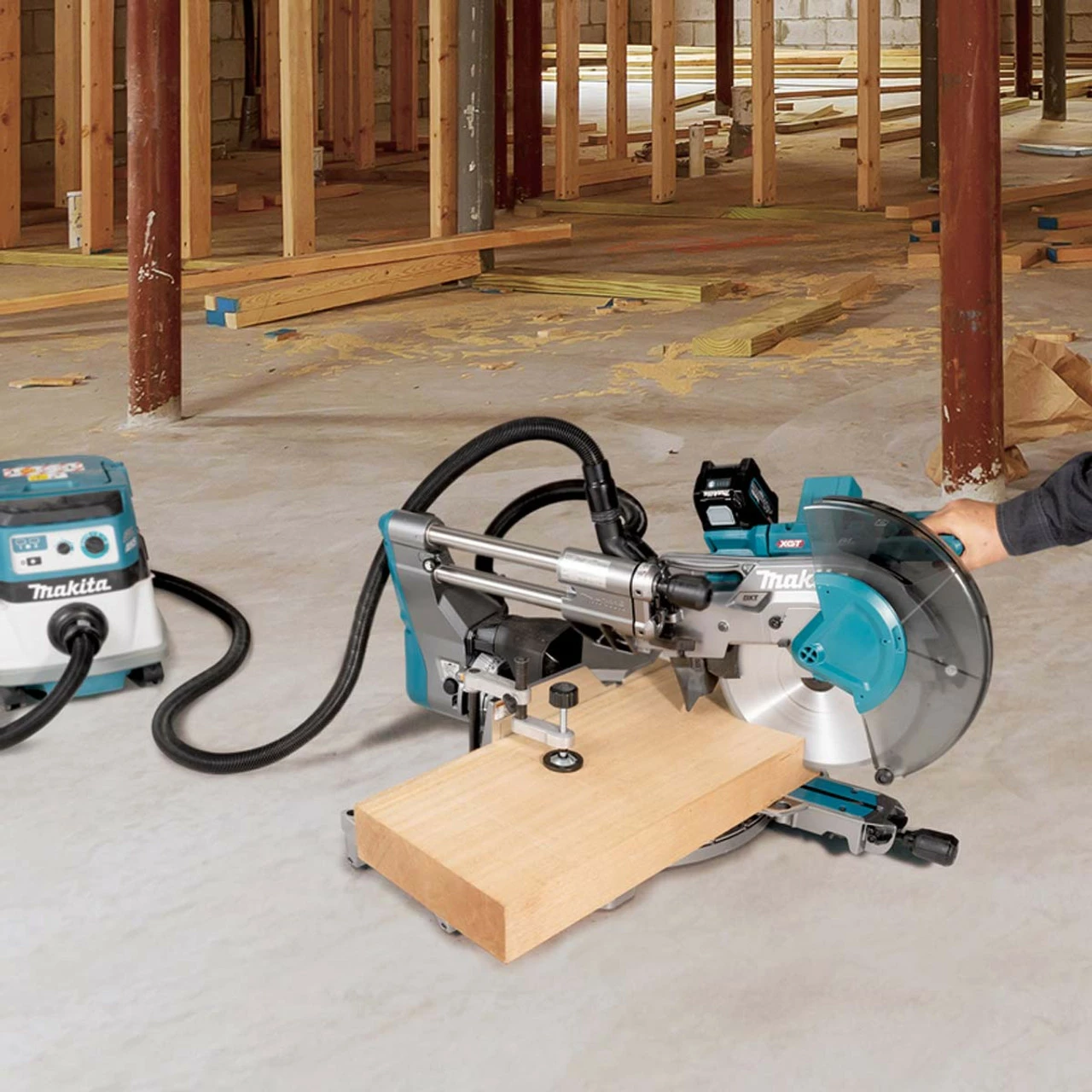 Top 10 π Makita LS003GD201 40V Max XGT 305mm Compound Mitre Saw With 2x 2.5Ah Batteries π - Image 10