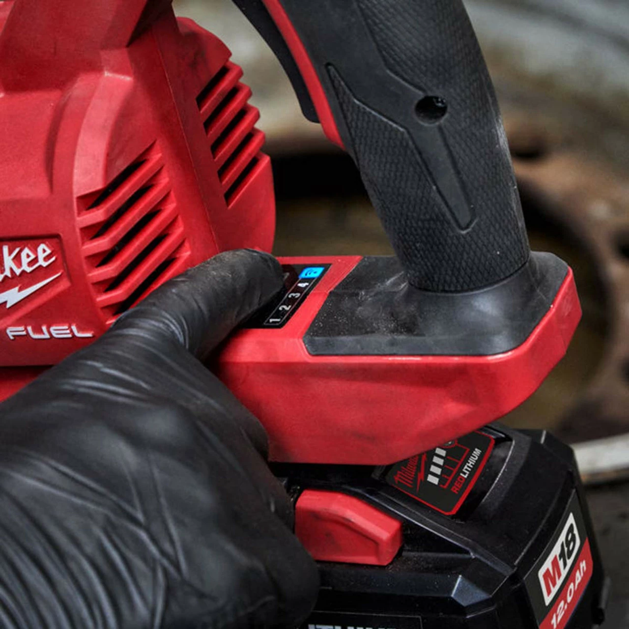 Best reviews of 👍 Milwaukee M18 ONEFHIWF1D-0 18V Fuel One-Key D-Handled 1" Impact 🔧 Wrench (Body Only) 🔔 - Image 7