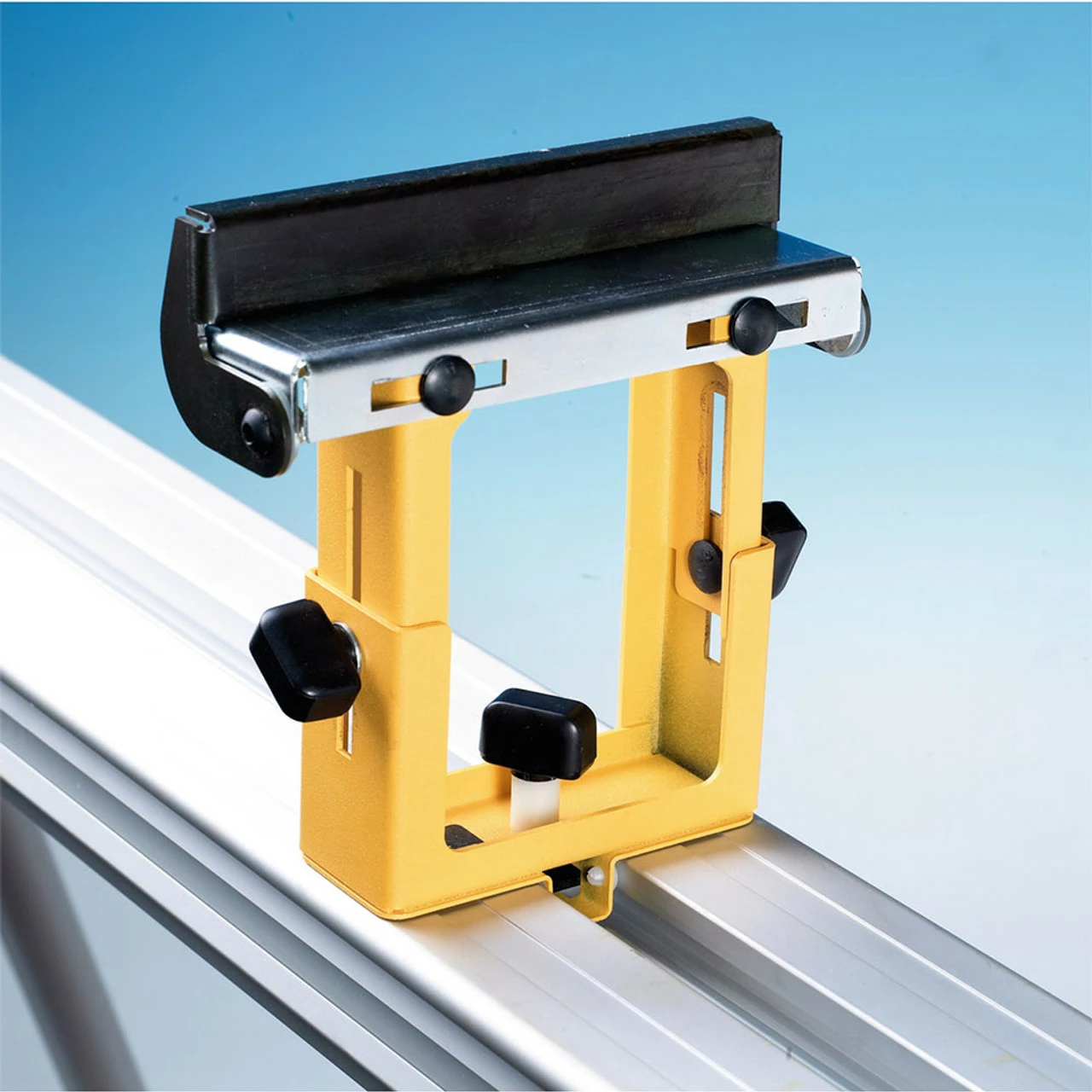 Best reviews of 🥰 DeWalt DWS727 250mm Mitre Saw 240V With DE7023 Saw Stand 🌟 - Image 9