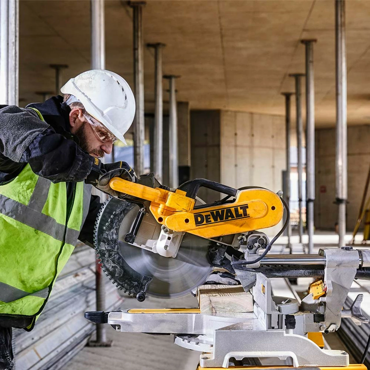 Buy π₯ DeWalt DWS780L 305mm XPS Compound Slide Mitre Saw 110V π 6 Buy π₯ DeWalt DWS780L 305mm XPS Compound Slide Mitre Saw 110V π - Image 4