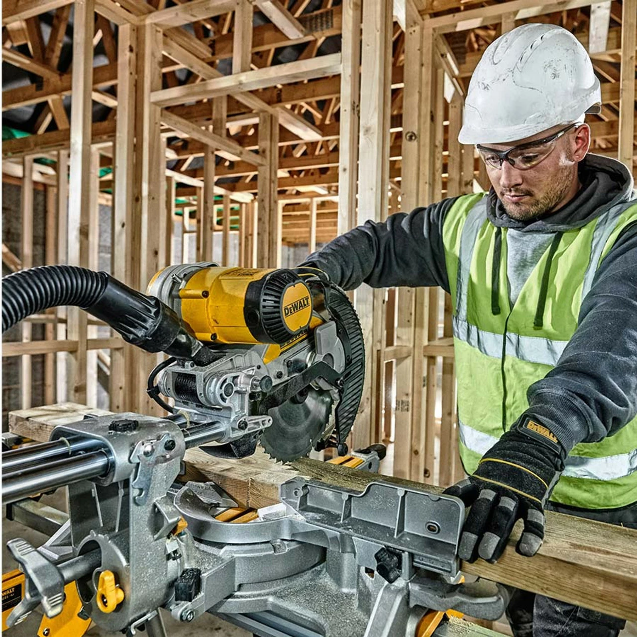 Best reviews of 🥰 DeWalt DWS727 250mm Mitre Saw 240V With DE7023 Saw Stand 🌟 - Image 6