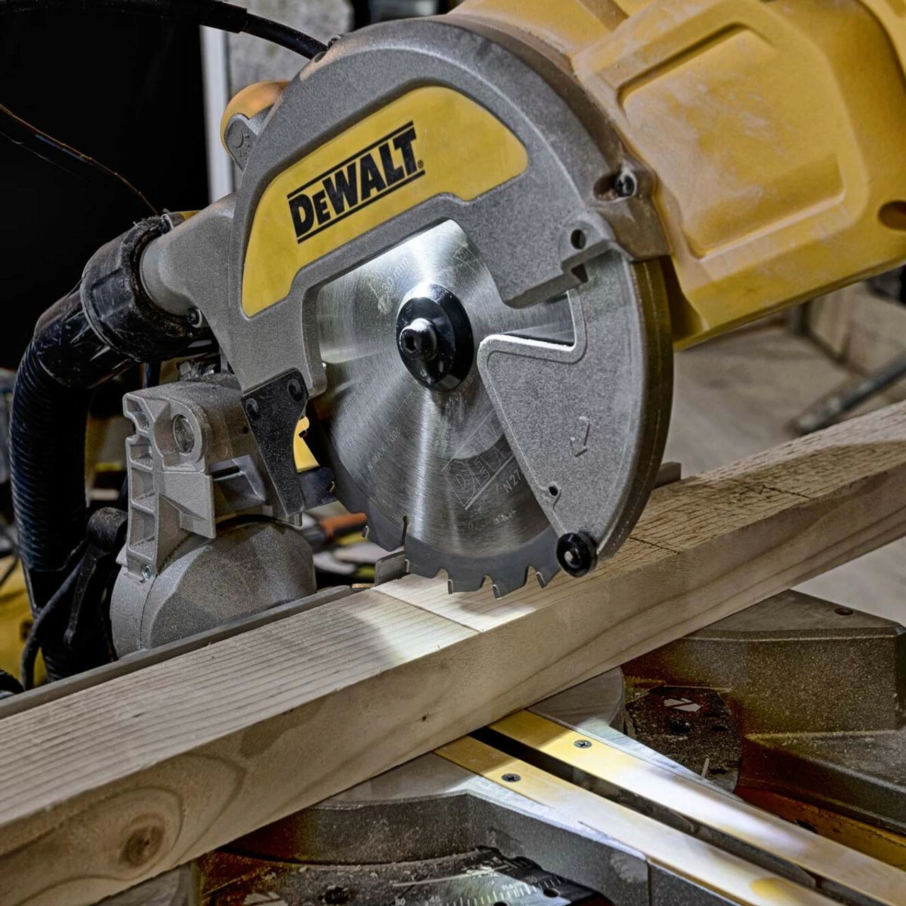 Best Pirce 🥰 DeWalt DWS777-GB 216mm Sliding Compound Mitre Saw 1800W 110V ❤️ - Image 5