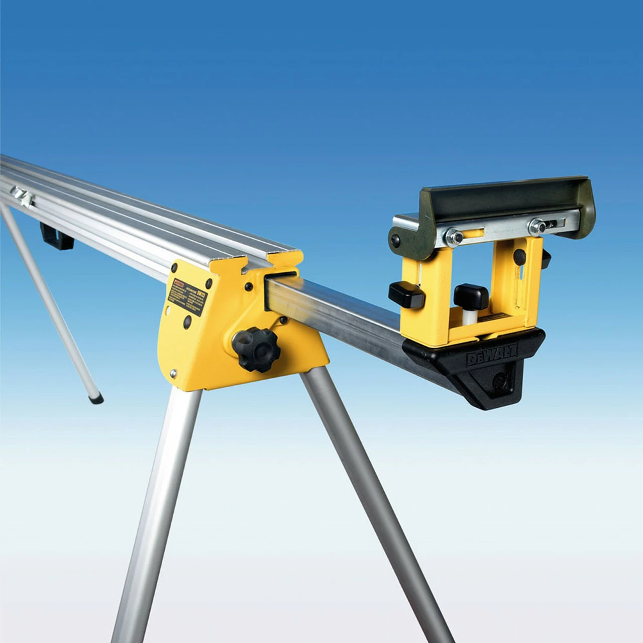 Best reviews of 🥰 DeWalt DWS727 250mm Mitre Saw 240V With DE7023 Saw Stand 🌟 - Image 13