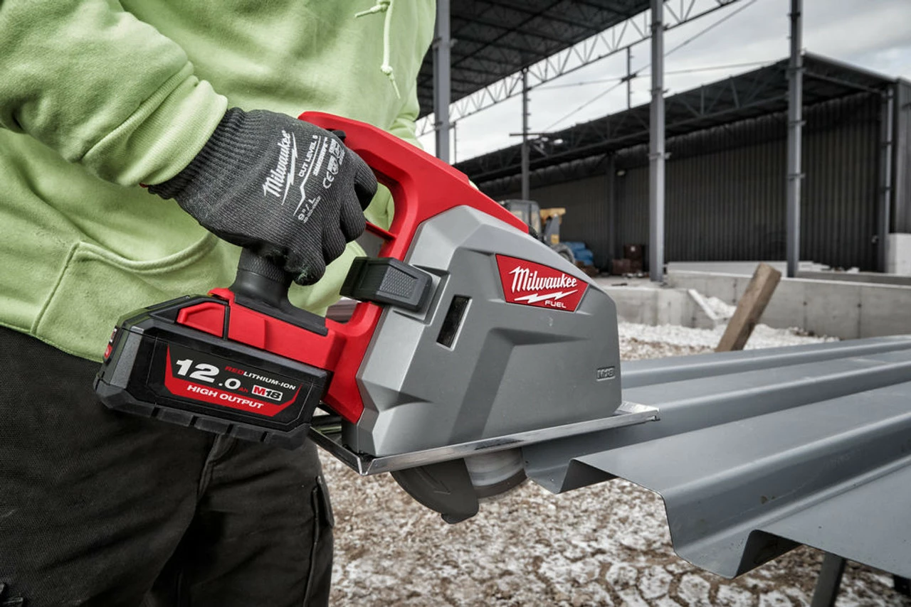 Budget ๐ Milwaukee M18 FMCS66-0C 18V Fuel 66mm Metal Circular Saw (Body Only) ๐ฅ - Image 17