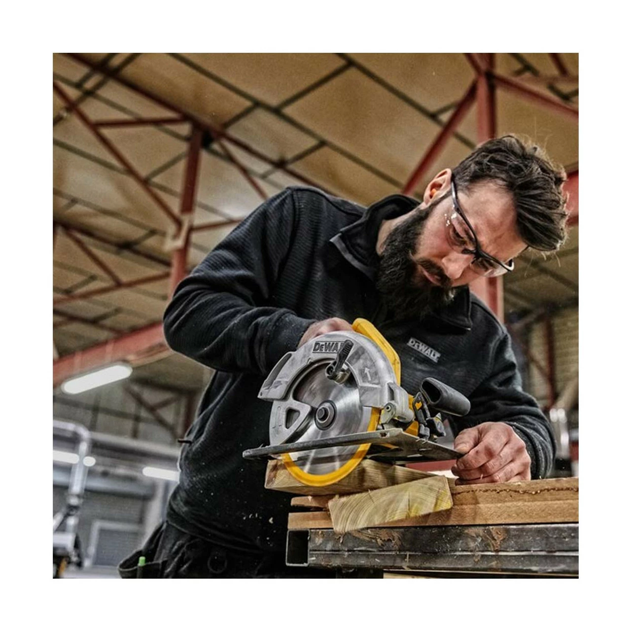 Top 10 π DeWalt DWE560L 184mm Compact Circular Saw 1350W 110V π - Image 3